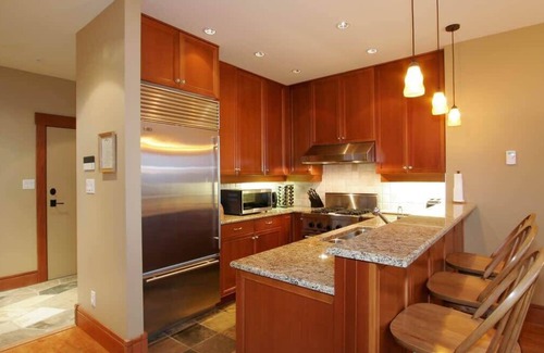 Nordic Estates House | Ski Access. Hot Tub, Fireplace, Mountain Views
