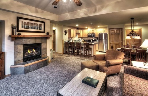 Four O'Clock Condo | Ski Breck at CHRISTMAS, Ski in Ski out, Dec 20 to Dec 27 2025
