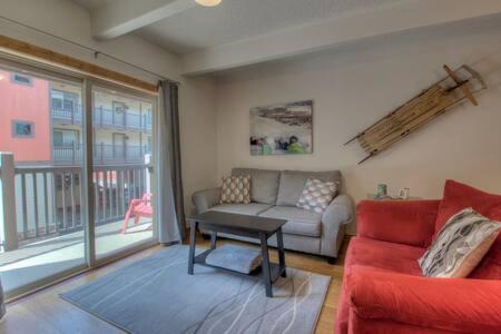 Warrior's Mark House | Ski Breck Condo Clubhouse and Free Breck Shuttle
