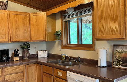 Stambaugh House | Ski Brule with Hill view and HotTub!