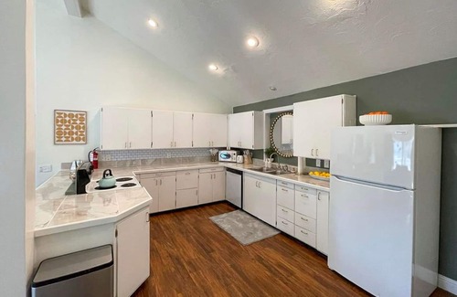 Rexburg House | SKI/BYUI/Yellowstone, Sunroom, Game Room