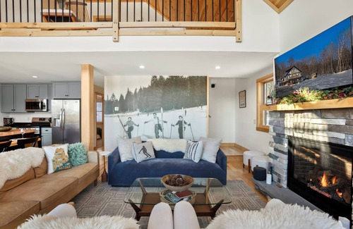 Sunday River Area House | Ski Castle Lodge luxe mountain retreat, 5 min to Sunday River. Safety certified.