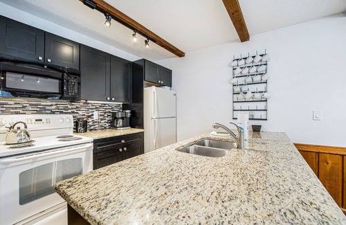 Thompsonville Condo | Ski chalet-inspired getaway with free WiFi & golf course view
