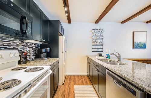 Thompsonville Condo | Ski chalet-inspired getaway with free WiFi & golf course view