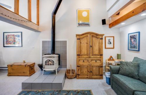 Bear Valley Apartment | Ski Condo - Creekside #103
