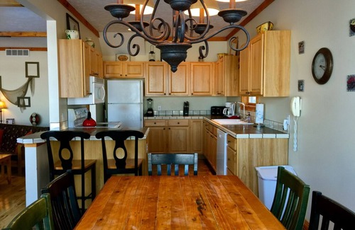 Arcadia House | SKI CRYSTAL MTN! New Wifi! SANDY BEACH! Gameroom!