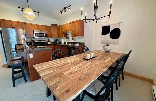 East Kootenay Condo | Ski-Golf-2BR-Private-Tub-Stay