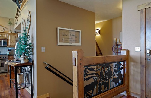 Victor Cabin | Ski Grand Targhee & Jackson Hole! Hot Tub! Well Stocked Kitchen! 3 King Beds!