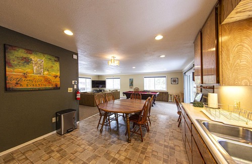 Skyland House | SKI Headquarters. 3BR/2BA Skyland Home - 30 day minimum stay