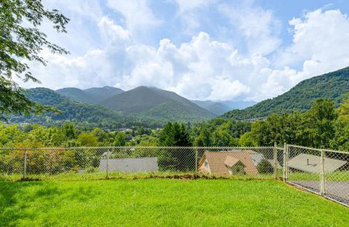 Valley Creek Run House | Ski, Hike and Fish Mtn-View Maggie Valley Retreat