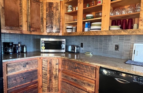 Clyde Park House | Ski, Hike, bike, fish, hunt & Yellowstone. 4 bedroom, 3 bath with hot tub!