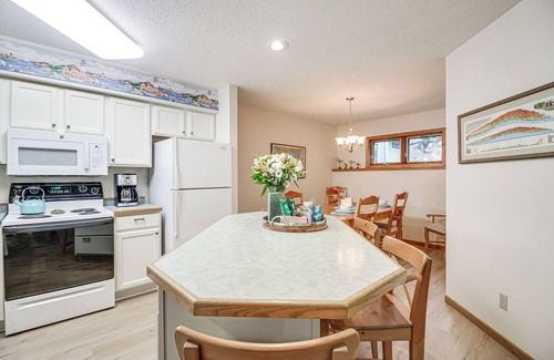 Tofte Apartment | Ski, Hike, Bike, Relax: Tofte Townhome w/Deck!