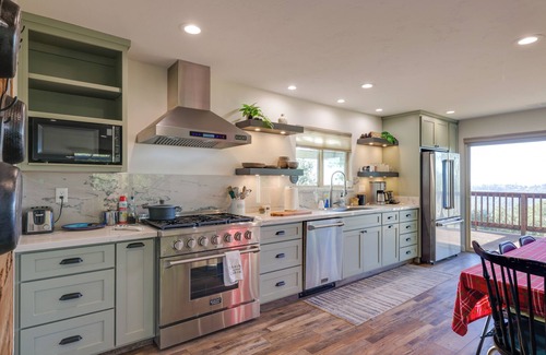 Tuolumne House | Ski, Hike & Fish: Mtn-View Gem w/Deck in Tuolumne