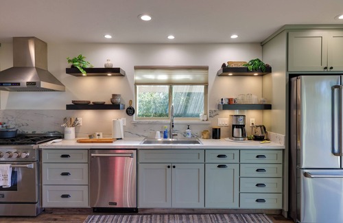 Tuolumne House | Ski, Hike & Fish: Mtn-View Gem w/Deck in Tuolumne