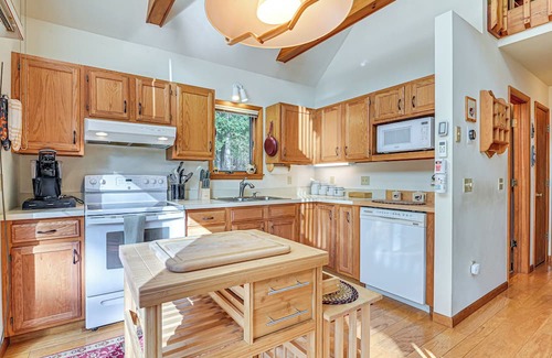 Adirondack House | Ski, Hike & More: Adirondack Family Home