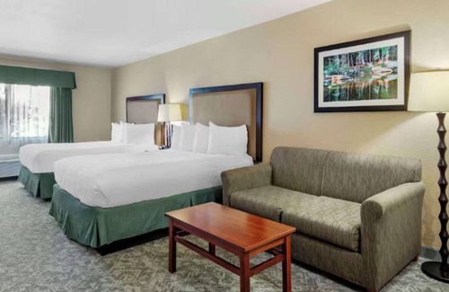 Eagle Hotel | Ski, Hike, Relax in this Scenic Eagle-Vail Valley Getaway - 2 Units