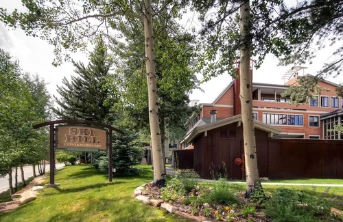 Breckenridge Condo | Ski Hill 32 2 Bedroom 1 Loft Condo by RedAwning