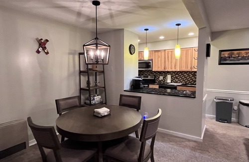 Central Vermont- Killington Condo | Ski home to a renovated cozy 1br condo w/fireplace & hot tub at Trail Creek!