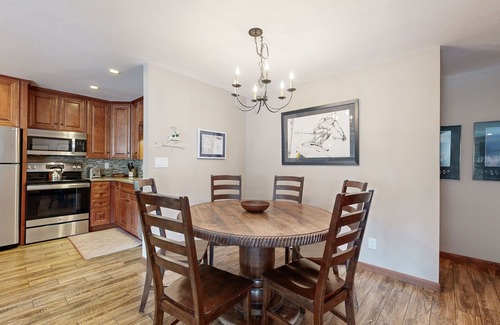 Four O'Clock Condo | Ski-in 2nd-floor condo with hot tubs, heated pool, gym, & grills