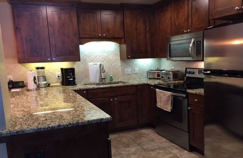 Breckenridge Condo | SKI IN/OUT 2 Bedroom @ Grand Lodge on Peak 7, March 8- March 15 2025