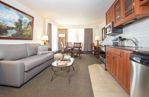 Salt Lake Mountain Resorts Condo | Ski in/out 2-bedroom condo at the Cliff Club at snowbird