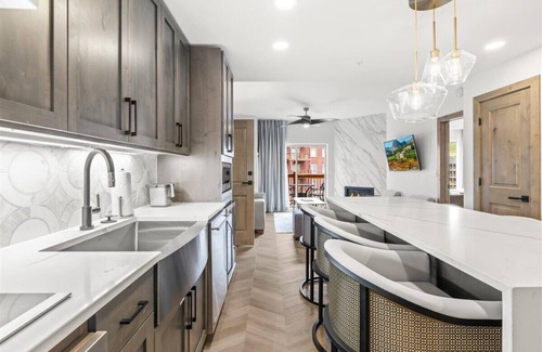 Park City Condo | Ski in/out at Westgate, Remodeled 1BR, Resort amenities, Multiple Pools, Spa, and Restaurant 4503A