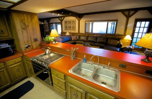Four O'Clock House | Ski-in/Out Awesome views Walk to Town 5 BR Huge Deck with Hot Tub