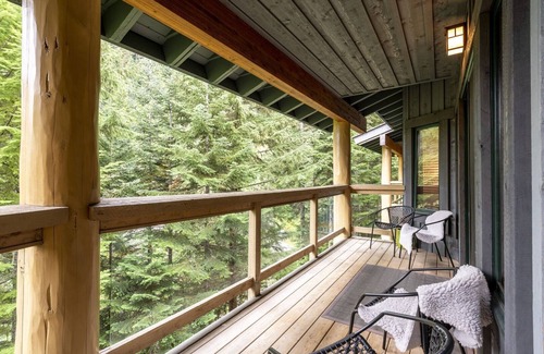 Whistler House | Ski in/out | BBQ | Complex pool & Hot tub | Garage