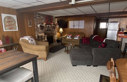 Claysburg Ski Chalet | Ski In/Out Chalet at Blue Knob Ski Resort - Ski the Knob Chalet