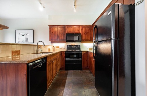 Nordic Estates Condo | Ski-in/out | Complex Hot Tub | Free parking | TV