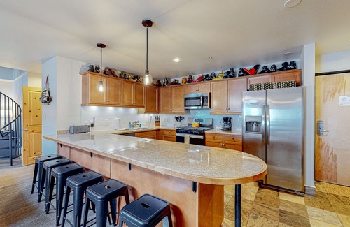 Taos Ski Valley Condo | Ski-in/out condo with mountain views, central location, & fireplace