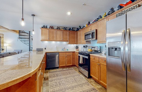 Taos Ski Valley Condo | Ski-in/out condo with mountain views, central location, & fireplace