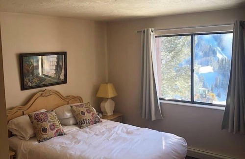 Powder Mountain Cabin | Ski in/out condo for 4 at Powder Mountain