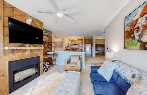 Ludlow Condo | Ski-In/Out Condo with Mountain Views, and Washer/Dryer