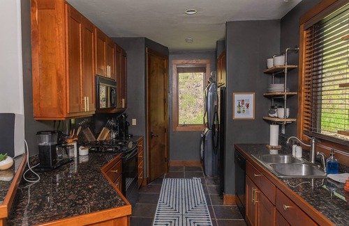 Mountain Village Condo | Ski in/out - Free Transportation Mountain View’s and Private Deck - Stellar Location!