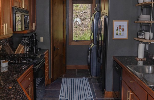 Mountain Village Condo | Ski in/out - Free Transportation Mountain View’s and Private Deck - Stellar Location!