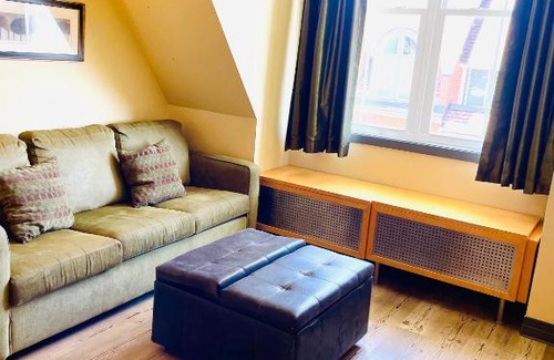 Snowshoe Apartment | Ski In/Out (In The Village Close To Everything)