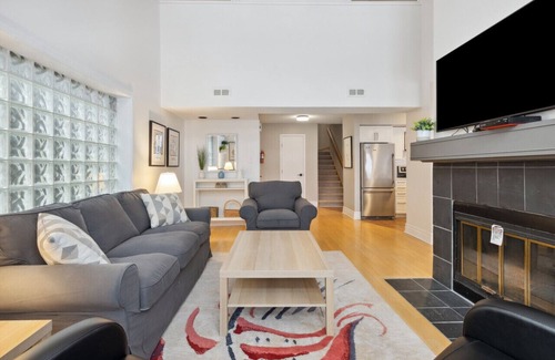 The Blue Mountains Condo | Ski In/Out Mountain Chalet Condo - 205 Chateau Ridge