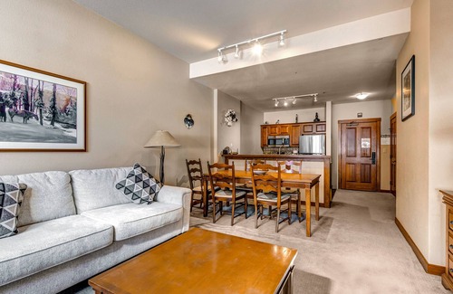 Salt Lake Mountain Resorts Condo | Ski-In/Out Powderhorn Condo with Shared Hot Tubs, a Pool & Gym at Club Solitude