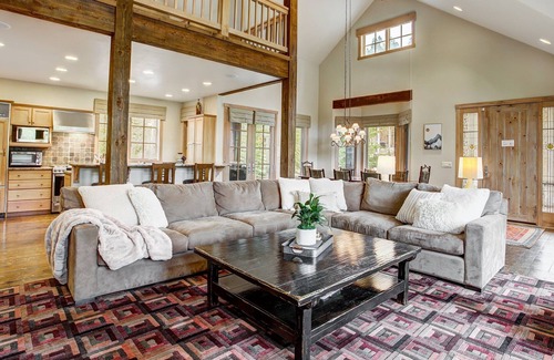 Warrior's Mark West House | ⭐️ Ski In/Out PrivateHot Tub FREE WinterSki/Town Shuttle 4 Kings EV Charger Pets