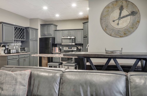 Boyne Falls Condo | Ski-In/Out | Radiant Heated Bathrooms | Ski Boot/Glove Warmer | Gas Fireplace