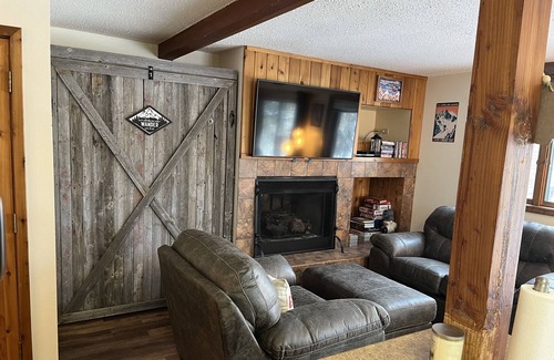 Wakefield Condo | Ski in/Ski out 1/B 1/B Condo!
