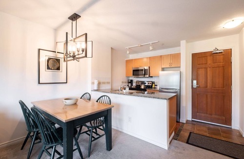 Whistler Condo | SKI-IN/SKI-OUT 1BDR Condo with Pool & Hot Tub | Spectacular location!