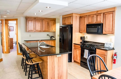 North Troy Condo | Ski in/Ski out 2 Bedroom Directly on Grammy Jay Run