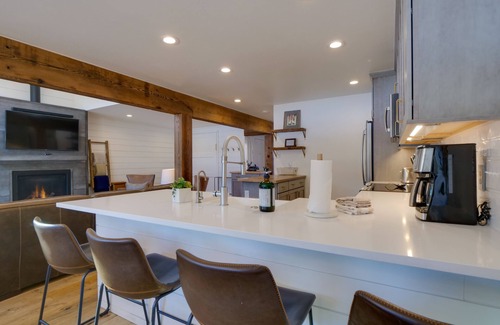 East Village at Copper Condo | Ski-in, Ski-out - 3BD 2BR - Copper Mtn Resort - HotTub
