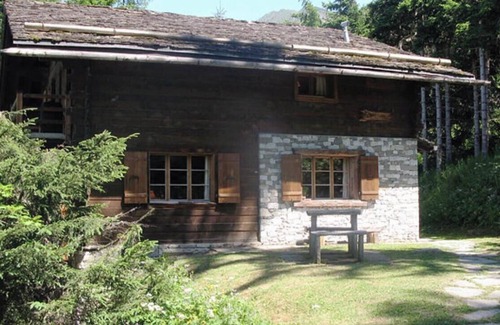 Verbier Ski Chalet | Ski-In/Ski-Out Alpine Retreat with Sauna and Mountain Views