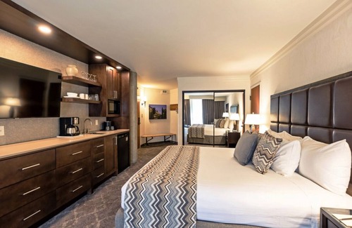 Salt Lake Mountain Resorts Resort | Ski in Ski out at the Cliff Lodge!