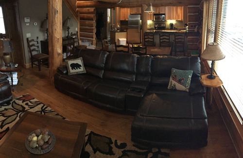 Powder Ridge House | Ski-In/Ski-Out Cabin at Powder Ridge – Spacious Family Retreat in Big Sky, MT