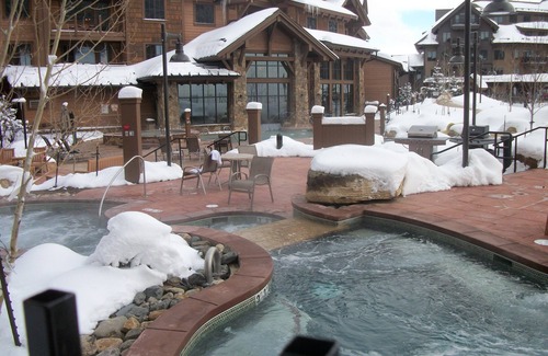 Breckenridge Condo | Ski-in Ski-Out Condo on Peak 7, 1 BR, full kitchen/dining, King bed, Sleeps 4
