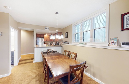 Ludlow Condo | Ski-In/Ski-Out Condo w/Pool & Seasonal Hot Tubs - Golf & Tennis Nearby
